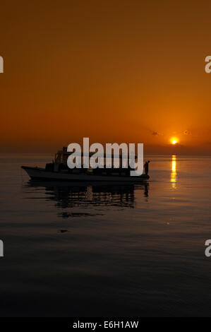 Sonnenuntergang über dem indischen Ozean auf den Malediven Stockfoto