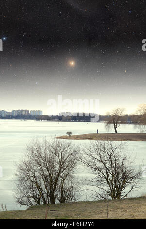 Frühlingsnacht. Elemente dieses Bildes, eingerichtet von der NASA Stockfoto