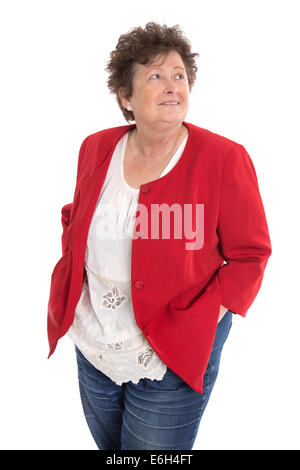 Porträt: Glückliche isoliert senior Frau tragen rote Jacke ich seitwärts auf Text. Stockfoto