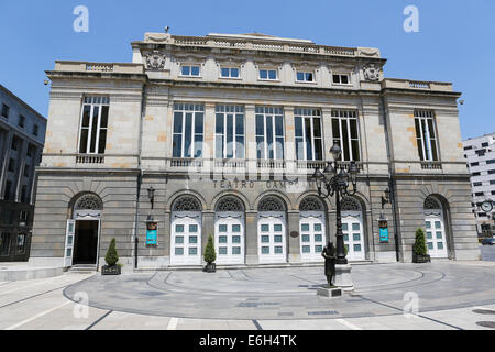 OVIEDO, Spanien - 17. Juli 2014: Theater Campoamor in Zentrum von Oviedo, Asturien, Spanien. Stockfoto