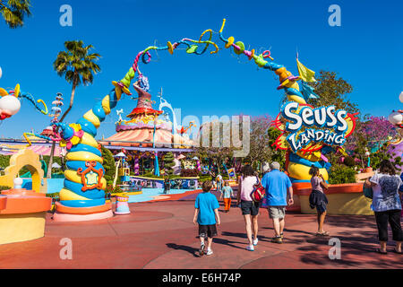 Familie Eingabe Seuss Landing in Islands of Adventure, Universal Studios Orlando Stockfoto