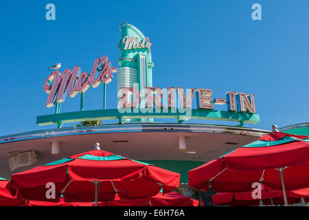 Neon-Schilder über Mel es Drive-in-Restaurant in den Universal Studios in Orlando, Florida Stockfoto