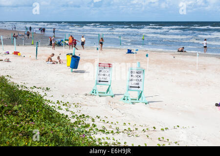 Fahrzeug-Verkehrszeichen am Strand von Daytona Beach, Florida Stockfoto