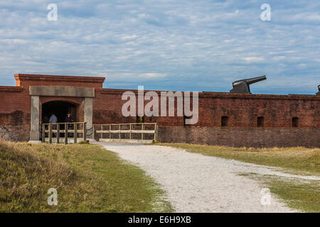 Kanone auf Wand in der Nähe von Eingang zum Fort Clinch im Fort Clinch State Park in Fernandina Beach, Florida Stockfoto