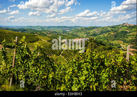 Italien-Piemont-Langhe-Santo Stefano Belbo Stockfoto