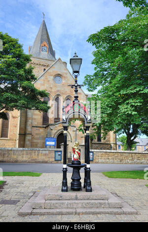 Wasser-Brunnen außerhalb Dornoch Kathedrale, Sutherland, Schottland Stockfoto