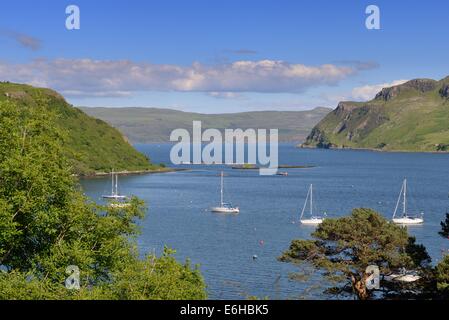 Blick über den Sound of Raasay, vom Hügel oberhalb von Portree auf der Insel Skye, Innere Hebriden, Schottland, Großbritannien Stockfoto