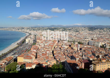 Blick über die Promenade des Anglais und dem alten Nizza Alpes-Maritimes Frankreich Stockfoto