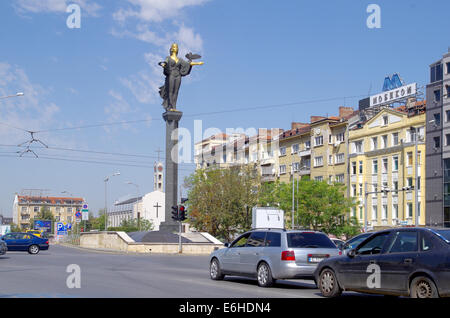 Skulptur von St. Sofia, Autor George Chapkanov. Alten Gebäude im Zentrum von Sofia. Stockfoto