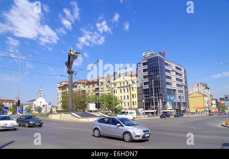 Alten Gebäude im Zentrum von Sofia. Skulptur von St. Sofia, Autor George Chapkanov. Stockfoto