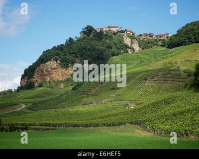 Typische Landschaft der Jura-Region in der Nähe von Chateau-Chalon in Frankreich Stockfoto