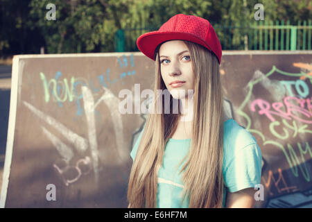 Nahaufnahme von Teen Mädchen auf Spielplatz Stockfoto