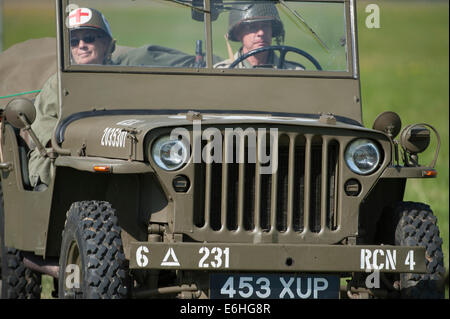 Dunsfold Aerodrome, Surrey UK. Samstag, 23. August 2014. Militärfahrzeug-Anzeige auf der 10. Dunsfold Flügel und Räder. Bildnachweis: Malcolm Park Leitartikel/Alamy Live-Nachrichten. Stockfoto