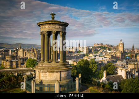 Am frühen Morgen am Dugald Stewart Monument - Blick vom Calton Hill in Edinburgh, Schottland Stockfoto