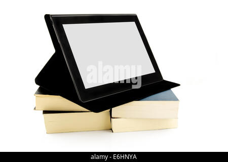 Moderne Art der Lesung Konzept. Bücher und ein Tablet-Gerät. Stockfoto