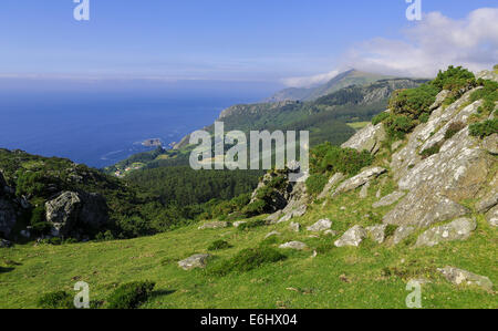 Wunderschöne Küstenlandschaft in der Nähe von Cedeira, Galicien, Spanien. Diese Region, die Rias Altas ist bekannt für seine schönen unberührter natu Stockfoto