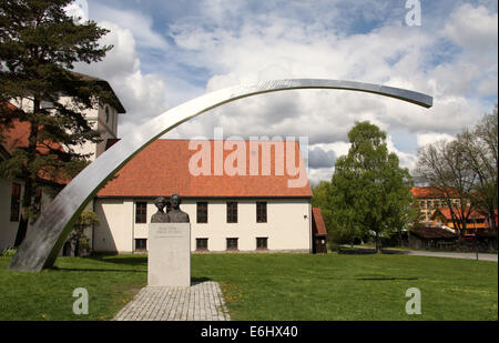 Skulptur von Anne Stine und Helge Ingstad außerhalb das Wikingerschiff-Museum in Oslo Stockfoto