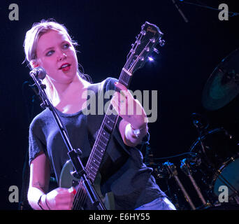 Misty Miller live an der Manchester Academy 17.11.2003 unterstützende Fernsehen, England, UK Stockfoto