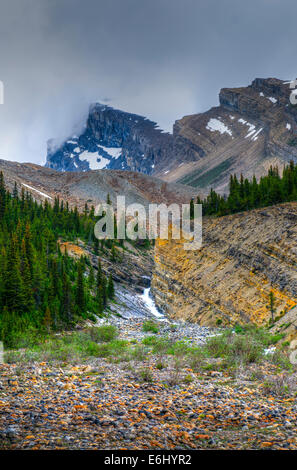 Landschaftlich reizvolle Bergwanderungen Ansichten, Berg Lake Trail, Mount Robson Provincial Park-British Columbia-Kanada Stockfoto