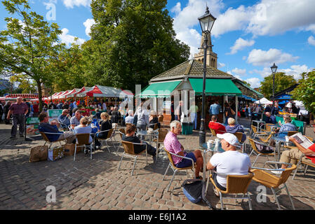 Markt In St. Pauls Square Bedford Bedfordshire UK Stockfoto