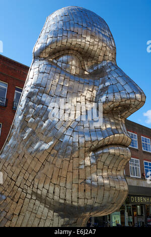 Reflexionen von Bedford von Rick Kirby In Bedfordshire Silver Street Bedford UK Stockfoto