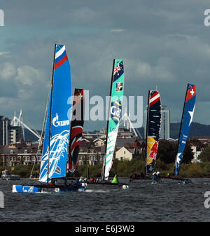 Katamarane, die Teilnahme an Extreme Segel-Event in der Cardiff Bay, 23. August 2014 Stockfoto