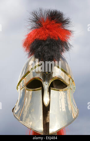 Hopliten. Antiken griechischen Soldaten Helm bei reenactment Stockfoto