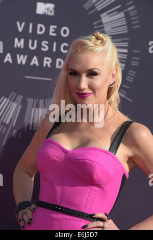 Inglewood, Kalifornien, USA. 24. August 2014. US-Sängerin Gwen Stefani kommt auf dem roten Teppich für den 31. MTV Video Music Awards im The Forum in Inglewood, Kalifornien, USA, 24. August 2014. Foto: Hubert Boesl/Dpa/Alamy Live News Stockfoto