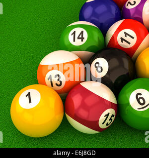 Billard-Kugeln mit Zahlen auf weißem Hintergrund Stockfoto