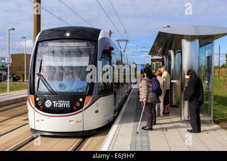 Neue Edinburgh elektrische Straßenbahn Haltestelle Ingliston am Stadtrand von Edinburgh City, Lothian, Schottland, Großbritannien Stockfoto