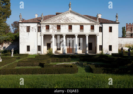 Die Villa Valmarana (auch bekannt als Valmarana Scagnolari Zen) ist eine Renaissancevilla in Lisiera, ein Ortsteil von Bolzano Vicentino, Provinz Vicenza, Norditalien. Von Andrea Palladio entworfen, wurde es ursprünglich in den 1560er Jahren gebaut Stockfoto