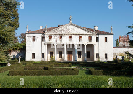 Die Villa Valmarana (auch bekannt als Valmarana Scagnolari Zen) ist eine Renaissancevilla in Lisiera, ein Ortsteil von Bolzano Vicentino, Provinz Vicenza, Norditalien. Von Andrea Palladio entworfen, wurde es ursprünglich in den 1560er Jahren gebaut Stockfoto