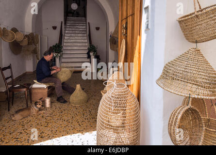 Fischerei fallen, bekannt als "Nasse" und Körbe in der Altstadt von Gallipoli, Apulien, Italien. Stockfoto