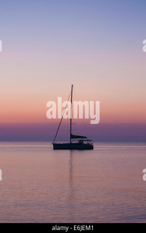 Driften am Mittelmeer Yacht Stockfoto