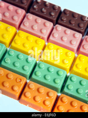 LEGO Brick Schokoladenpralinen, London gemacht durch die Brüder von Keswick Stockfoto