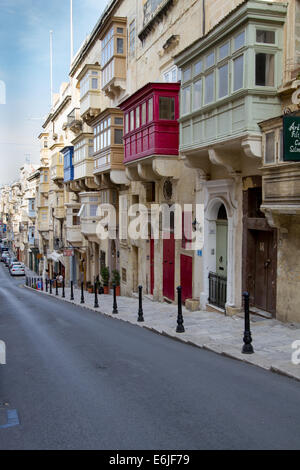 Traditionellen maltesischen Balkonen Valletta Stockfoto