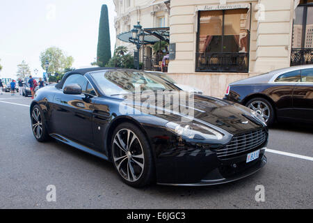 Schwarz Aston Martin DB9 Volante in Monte Carlo ein Gebiet des Fürstentums Monaco Stockfoto