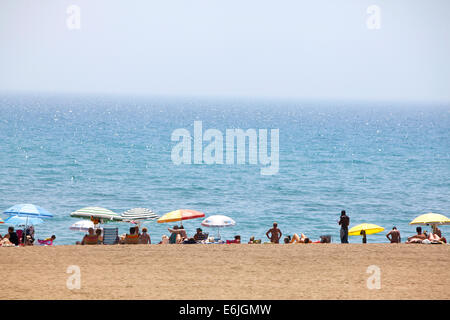 Strand La Malagueta in Malaga, die Hauptstadt der Costa Del Sol, Andalusien, Spanien, Europa Stockfoto