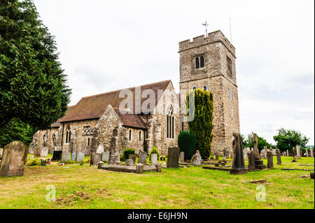 Aylesford Kirche in der Nähe von Maidstone in Kent. Der älteste Teil der Kirche (die Basis des Turms) ist Norman. Stockfoto