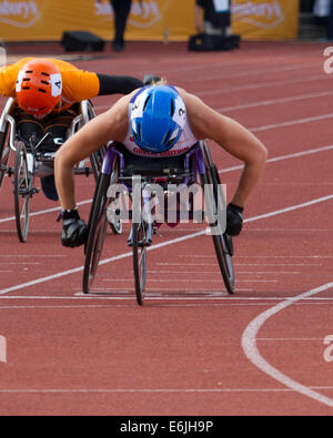 Hannah Cockroft Großbritanniens in Aktion bei der Frauen 100m T34 während der Diamond League bei Alexander Stadium am 24. August Stockfoto