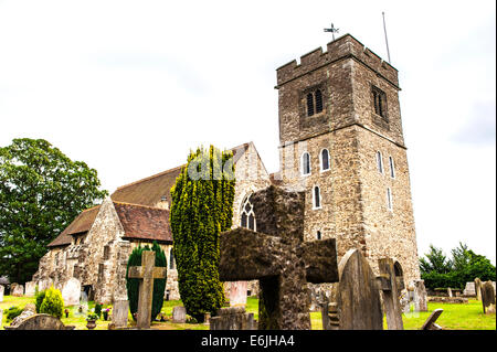 Aylesford Kirche in der Nähe von Maidstone in Kent. Der älteste Teil der Kirche (die Basis des Turms) ist Norman. Stockfoto