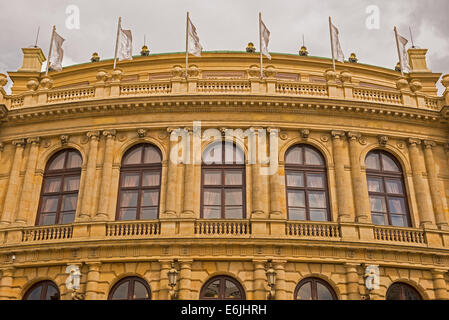 Rudolfinum Konzerthalle. Rudolfinum ist ein Musik-Auditorium und Heimat der Tschechischen Philharmonie in Prag Stockfoto