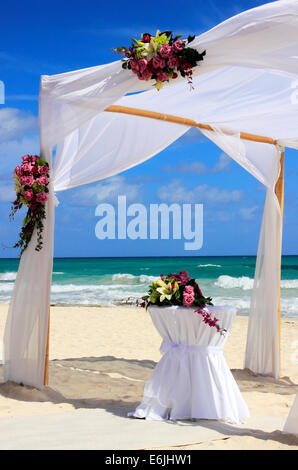 Hochzeit Vorbereitung an einem mexikanischen Strand. Stockfoto