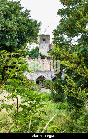 Aylesford Kirche in der Nähe von Maidstone in Kent. Der älteste Teil der Kirche (die Basis des Turms) ist Norman. Stockfoto