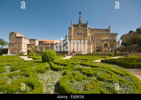 Europa, PORTUGAL, Bussaco, Palace Hotel, Hotel Palácio do Buçaco, ursprünglich ein Karmeliterkloster, 1628, hinter dem Hotel mit formalen Stockfoto