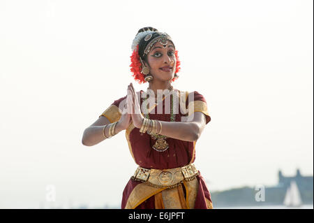 Eine Tänzerin führte einen Tanz über Lord Ganesha an einem Tanzfestival in Manhattan, New York City. Stockfoto