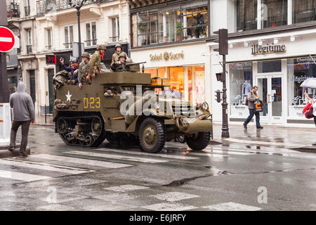 Paris, Frankreich. 25. August 2014. Militärfahrzeuge Parade in den Straßen von Paris zum 70. Jahrestag der Befreiung der Stadt, Paris, Frankreich. Bildnachweis: Julian Elliott/Alamy Live-Nachrichten Stockfoto
