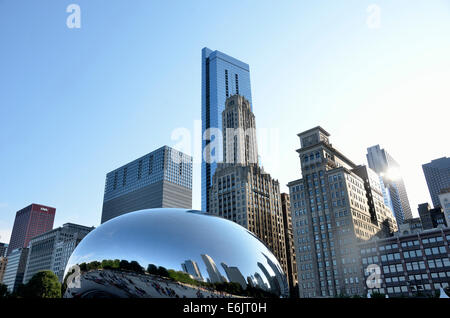 Sonnenuntergang an der Bohne im Millennium Park, Chicago, IL Stockfoto