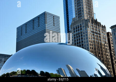 Sonnenuntergang an der Bohne im Millennium Park, Chicago, IL Stockfoto