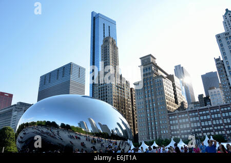 Sonnenuntergang an der Bohne im Millennium Park, Chicago, IL Stockfoto